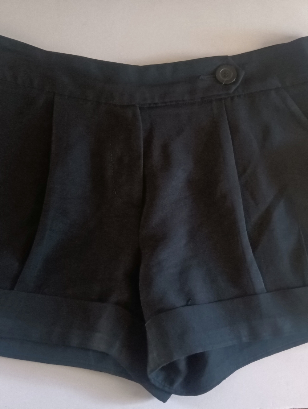 Trina Turk Los Angeles Black Shorts Zipper Size 10 EUC - Picture 3 of 6